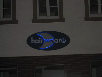 Hairweare Logo<br/ > <br/ > Friseurstudio Hairweare in 69181 Leimen. Aufnahme von 11/2004.